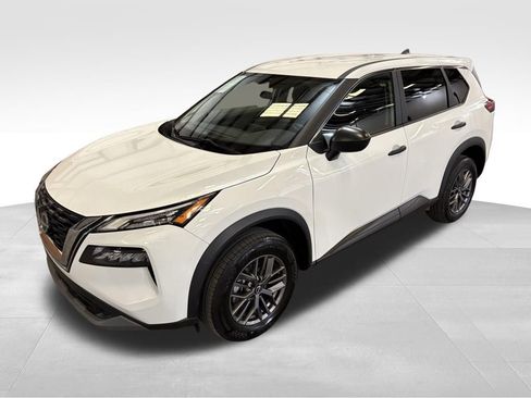 Used 2023 Nissan Rogue S image 9