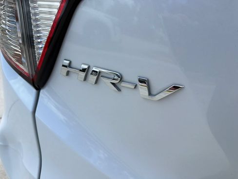 Used 2022 Honda HR-V EX-L image 9