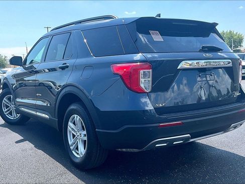 Used 2023 Ford Explorer XLT w/ Equipment Group 202A AWD/4WD image 6