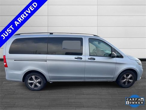 Used 2016 Mercedes-Benz Metris Passenger image 2