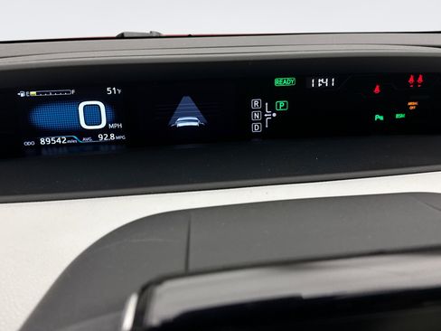 Used 2017 Toyota Prius Prime Advanced image 9