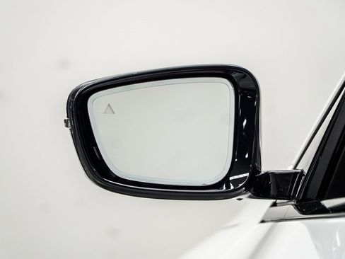 Used 2024 BMW M440i Convertible w/ Premium Package image 16