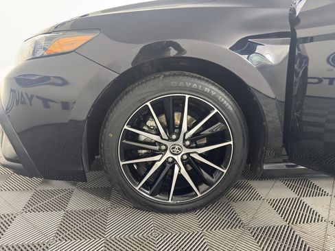 Used 2024 Toyota Camry SE FWD image 12