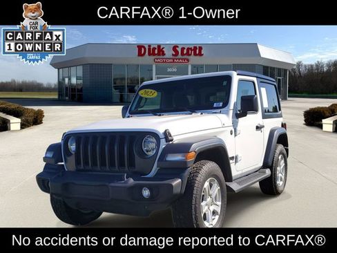 Used 2023 Jeep Wrangler Sport AWD/4WD image 3