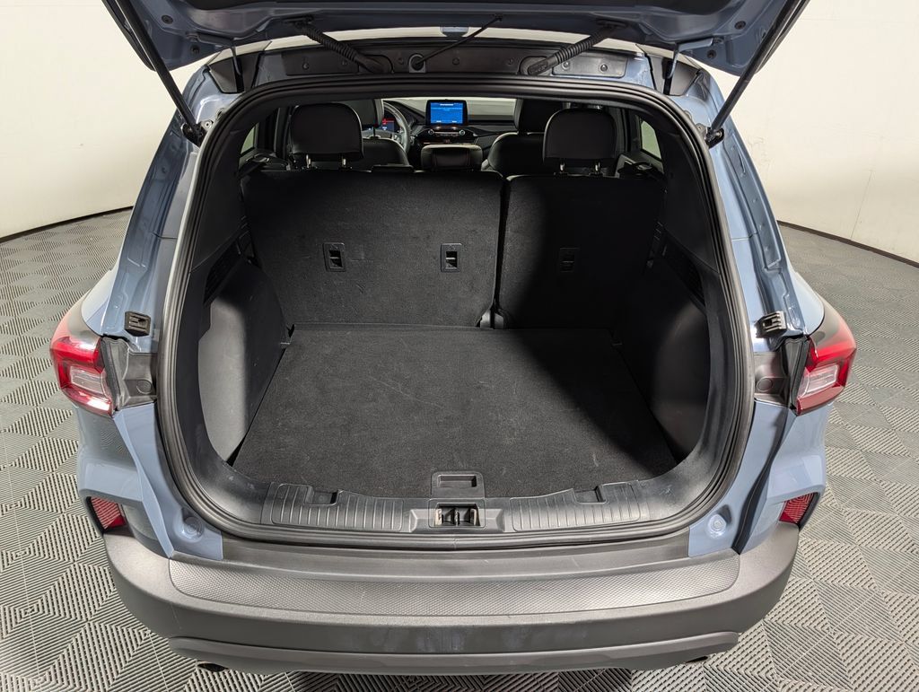 Certified 2025 Ford Escape ST-Line FWD image 6