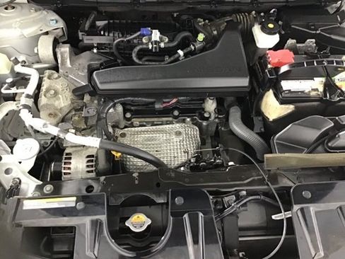 Used 2016 Nissan Rogue SL w/ SL Premium Package image 18