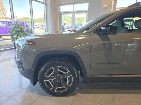 New 2026 Jeep Cherokee Laredo AWD/4WD image 18