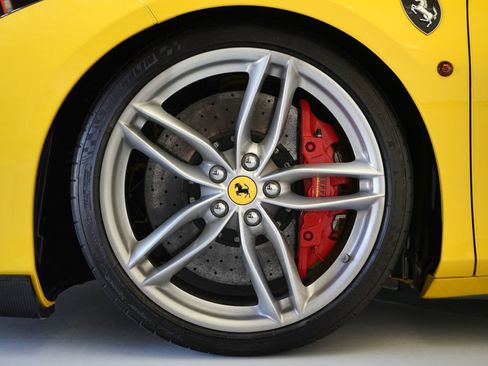 Used 2018 Ferrari 488 GTB Base image 37