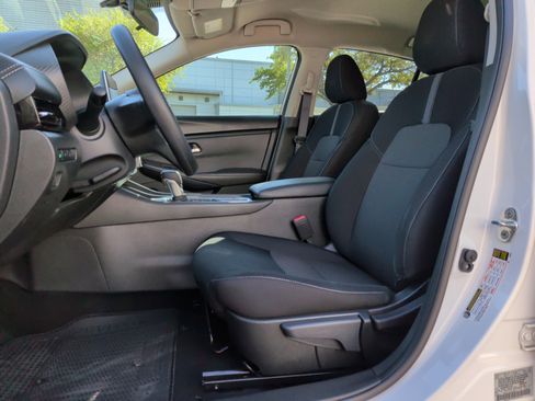 Used 2024 Nissan Sentra SV image 15