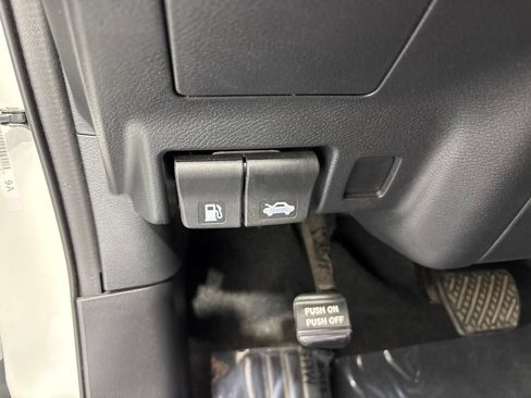 Used 2018 Nissan Murano SV w/ Cargo Package AWD/4WD image 29
