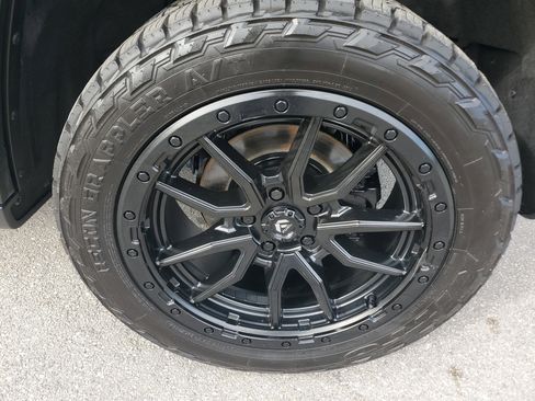 Used 2024 Jeep Grand Cherokee Limited w/ Black Appearance Package image 30