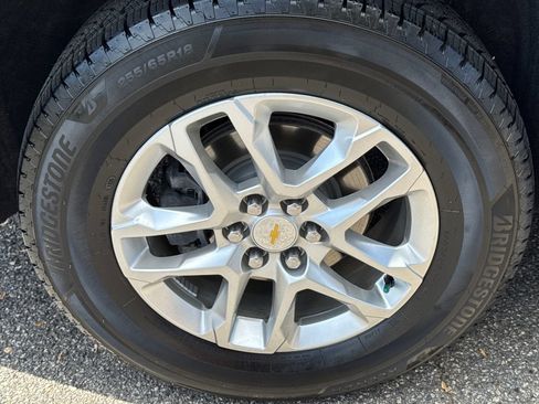 Used 2021 Chevrolet Traverse LS FWD image 19