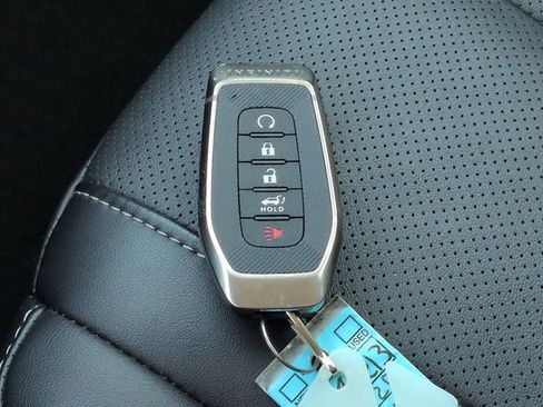 Used 2025 INFINITI QX60 Luxe image 30