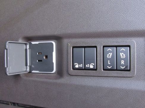Used 2023 GMC Yukon Denali w/ Denali Reserve Package AWD/4WD image 24
