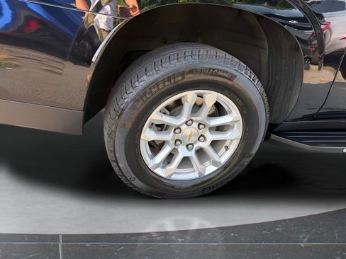 Used 2025 Chevrolet Suburban LS AWD/4WD image 12