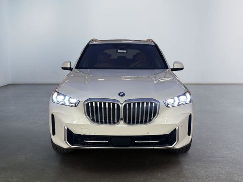 New 2026 BMW X5 xDrive50e image 8