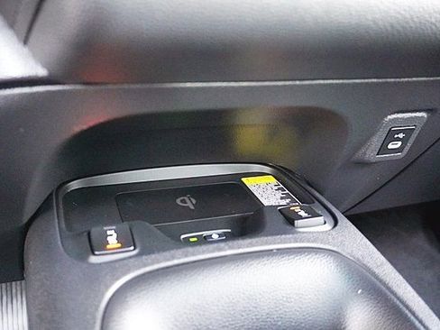 Used 2025 Toyota Corolla XSE image 28