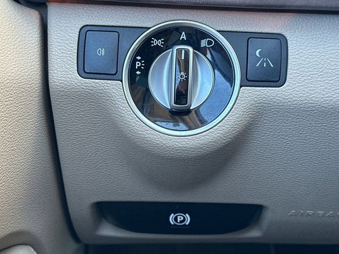 Used 2011 Mercedes-Benz E 350 BlueTEC Sedan image 35