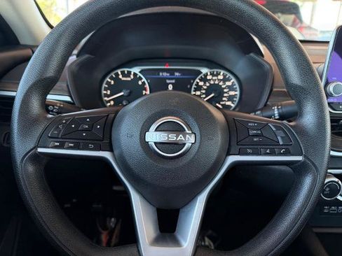 Certified 2025 Nissan Altima 2.5 SV FWD image 22