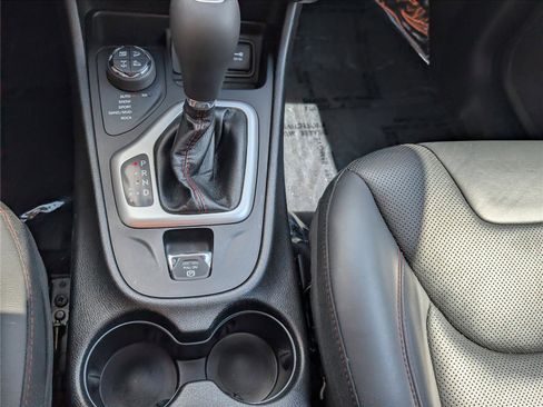 Used 2018 Jeep Cherokee Trailhawk w/ Quick Order Package 27L image 26