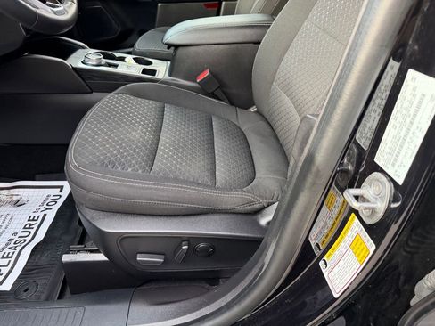Used 2023 Ford Escape Active w/ Tech Pack #1 AWD/4WD image 12