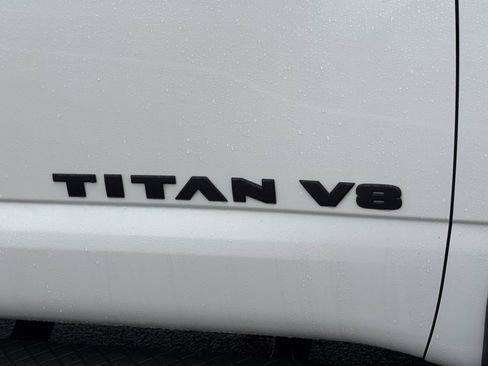 Used 2018 Nissan Titan SV w/ SV Convenience Package image 43
