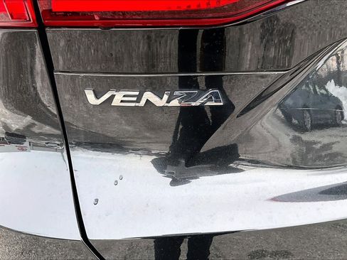 Used 2021 Toyota Venza XLE image 29