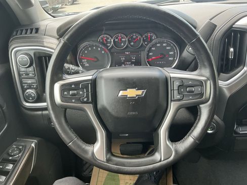 Used 2021 Chevrolet Silverado 1500 LT AWD/4WD image 16