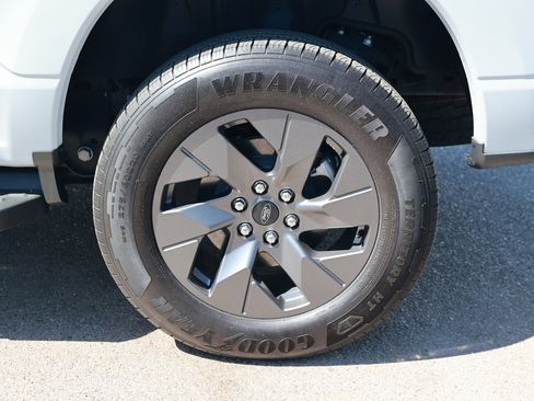 Used 2024 Ford F150 Lightning Flash AWD/4WD image 13