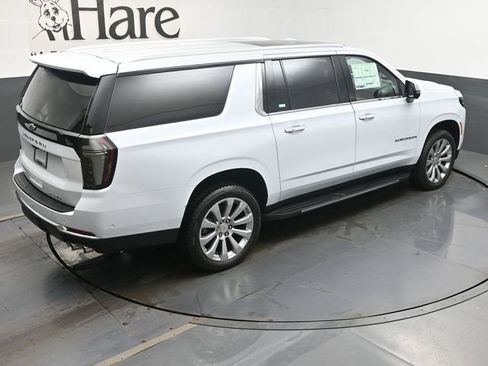 New 2026 Chevrolet Suburban Premier image 19