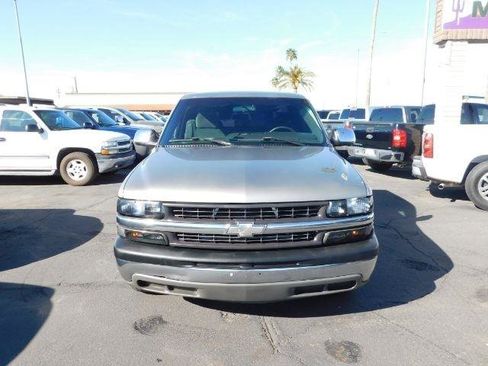 Used 2002 Chevrolet Silverado 1500 LS image 2