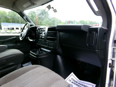 Used 2016 GMC Savana 2500 Extended image 10
