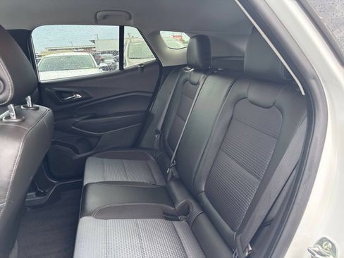 Used 2025 Chevrolet Trax LT FWD image 26