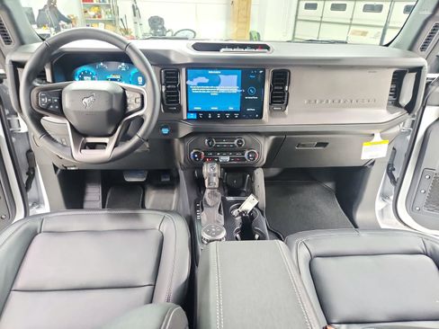 New 2025 Ford Bronco Big Bend w/ Black Diamond Package image 24