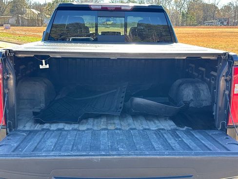 Used 2022 Chevrolet Silverado 1500 High Country w/ Technology Package image 18