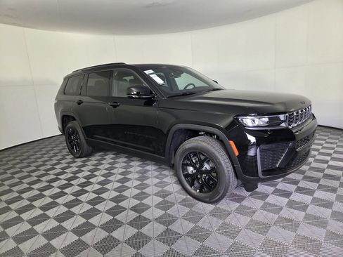 New 2026 Jeep Grand Cherokee L 2WD image 2