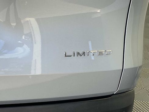 Used 2024 Toyota Grand Highlander AWD image 8