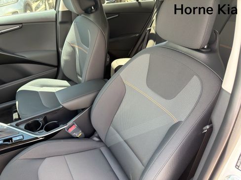 New 2026 Kia Niro LX FWD image 10