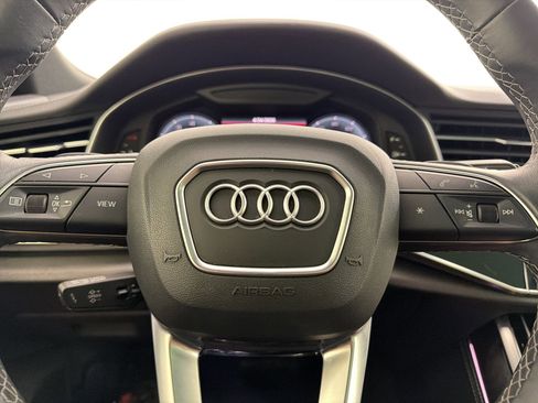 Used 2022 Audi Q8 Prestige AWD/4WD image 16