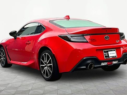 Used 2023 Toyota GR86 RWD image 12