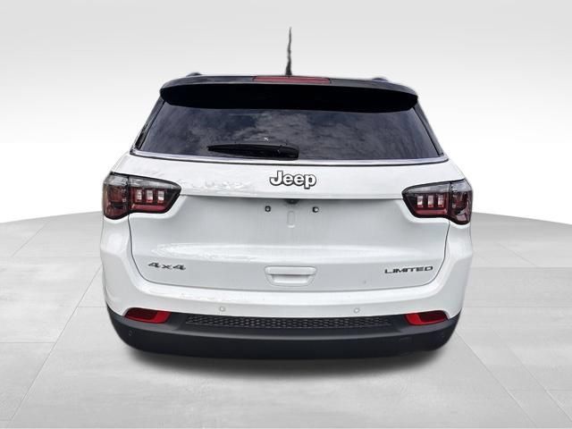Used 2024 Jeep Compass Limited AWD/4WD image 5