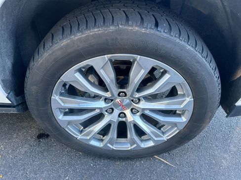 Used 2022 GMC Yukon Denali w/ Denali Premium Package image 13