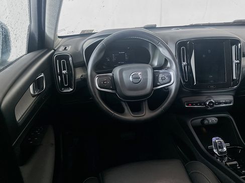 Used 2024 Volvo XC40 B5 Plus w/ Climate Package image 17