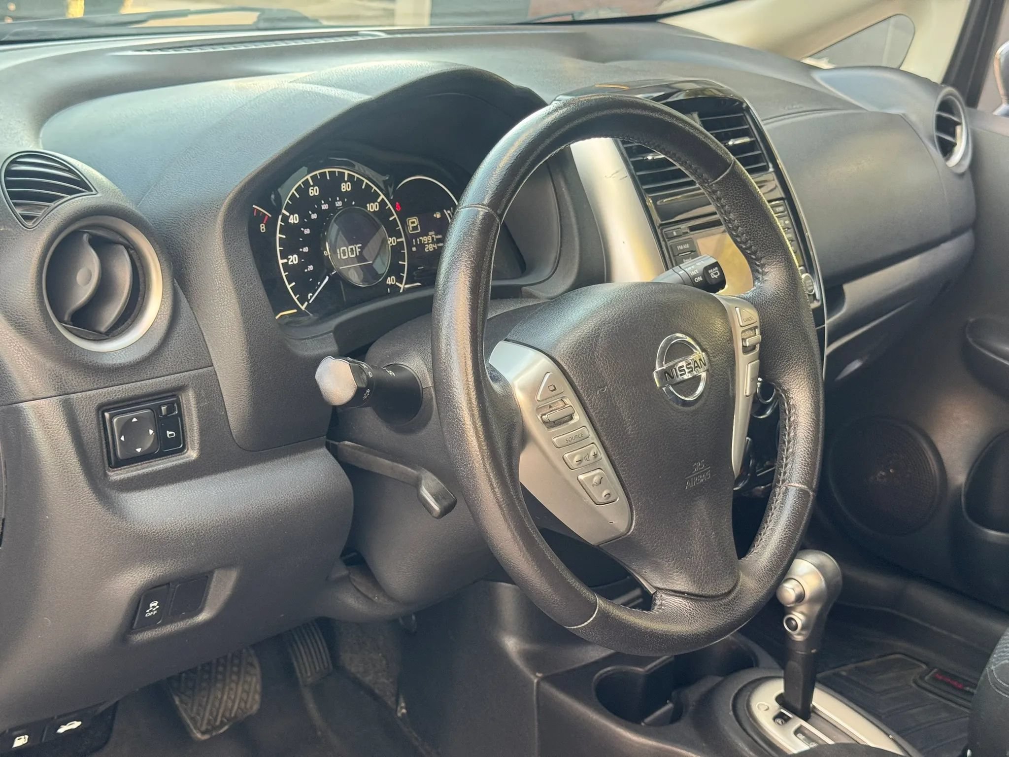 Used 2018 Nissan Versa Note SV FWD image 12