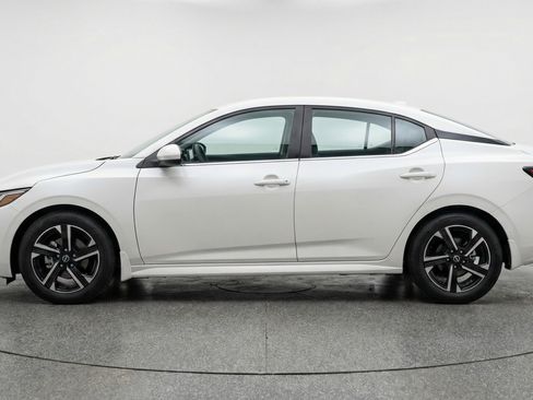 Used 2025 Nissan Sentra SV image 5