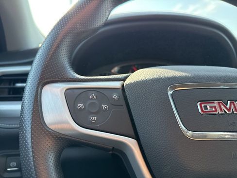 Used 2023 GMC Acadia SLE w/ Driver Convenience Package image 17