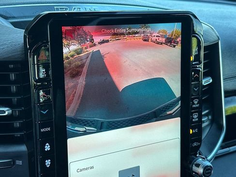 New 2026 RAM 1500 Laramie AWD/4WD image 18
