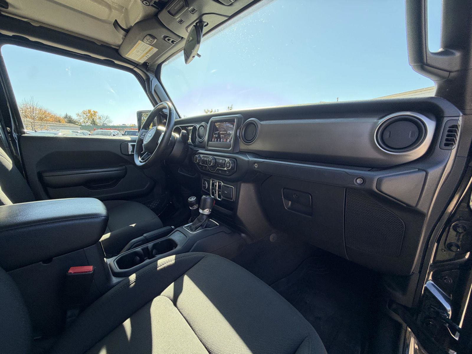 Used 2021 Jeep Gladiator Sport AWD/4WD image 32