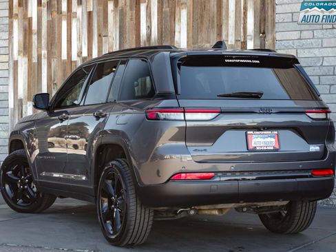 Used 2023 Jeep Grand Cherokee Altitude image 4