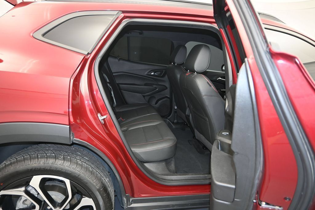 Used 2024 Chevrolet Trax RS w/ Driver Confidence Package FWD image 25